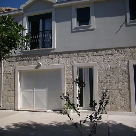 Stari Dvori Apartman